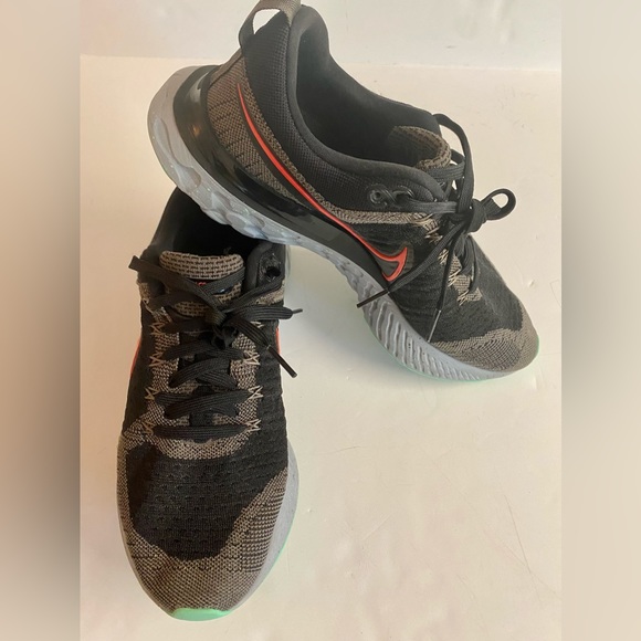 Nike React Infinity Running Shoes.Size 11.5 in excellent condition. - Picture 2 of 11